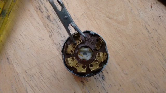 Testing the removed ignition switch