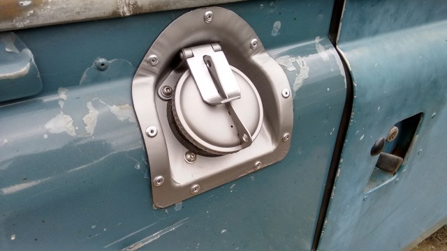 Fuel filler assembly