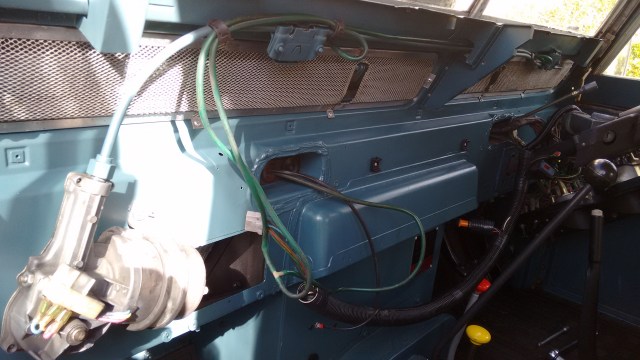 Painted wiper components and fresh grease, airflow divider in place