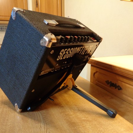 Mini amp tilt stand